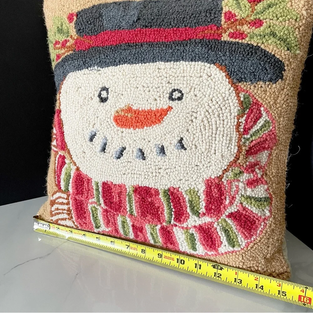 Snowman Wool Hook Pillow by Peking Handicraft